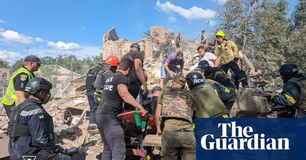 ロシアのクリヴィー・リフ市への攻撃で子供5人を含む9人が死亡