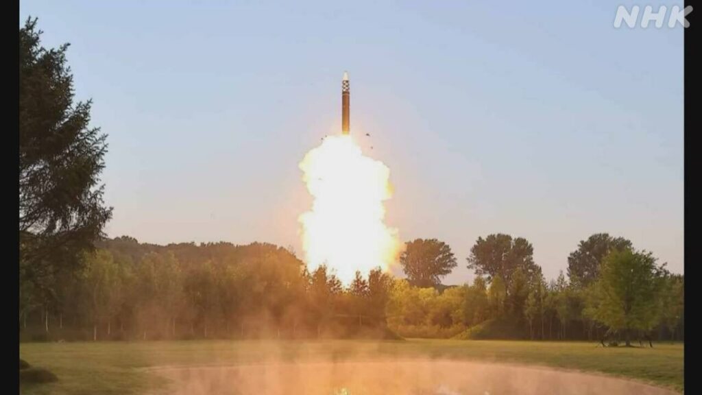 北朝鮮 “多弾頭ミサイルの分離・誘導実験に成功”と発表 | NHK | 北朝鮮 ミサイル - nhk.or.jp