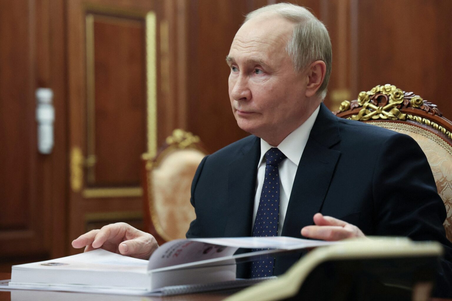 プーチン大統領の減税措置は経済危機の深刻化を示唆