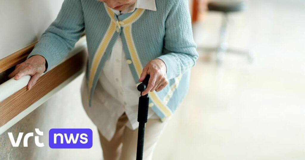高齢者に対する暴力の報告は毎週30件以上。「半分だけが誰かにそのことを話そうとする」