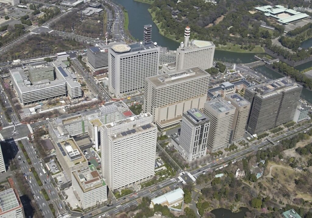 キャリア官僚の合格者、東大の出身が1割以下…国家公務員にMARCH日東駒専 ― 合格者の出身大学別では東大が1位