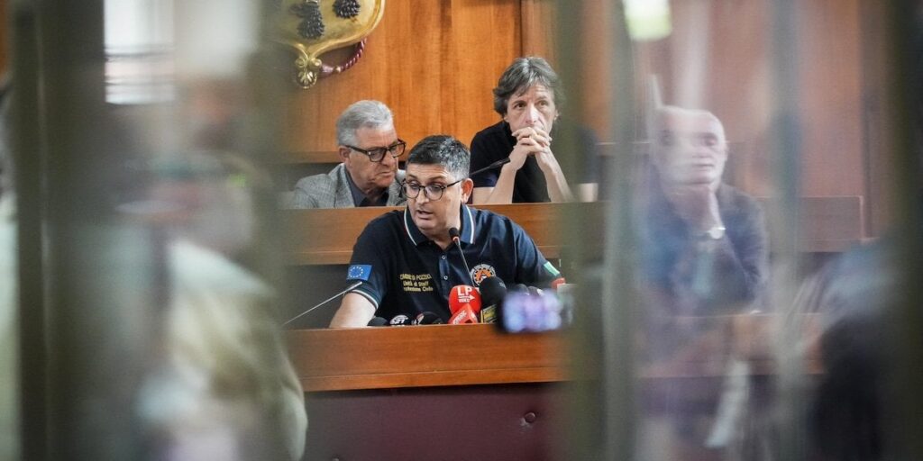 カンピ・フレグレイでの耐震訓練に参加した人はほとんどいなかった カンピ・フレグレイでの耐震訓練に参加した人はほとんどいなかった