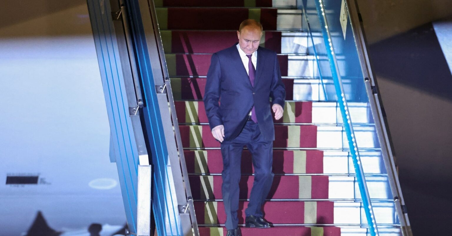 プーチン大統領、ベトナムに到着 首脳会談や献花式など予定 - ロイター (Reuters Japan)