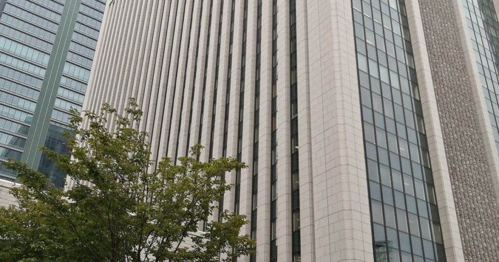 監視委、三菱UFJ銀など処分勧告へ 拒否の顧客情報を共有か - 毎日新聞