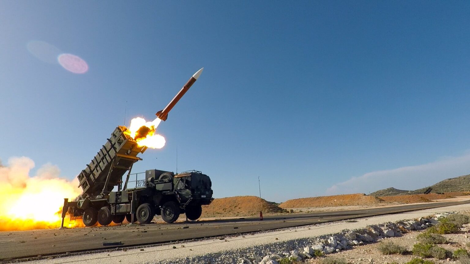 NATOはロシアのミサイルを撃ち落とすべきだ