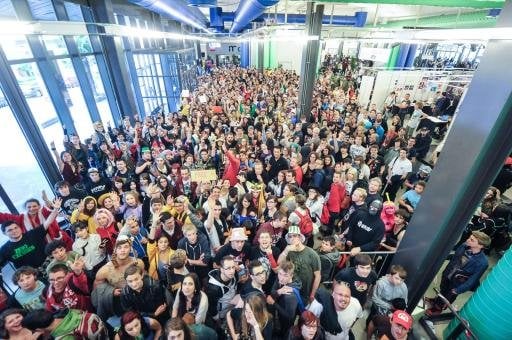 スイスのコンベンションファンのためのディスコード。