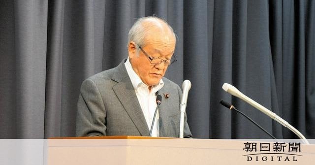 公用車の死亡ひき逃げ事故、鈴木財務相「当省でも事実確認進める」：朝日新聞デジタル - 朝日新聞デジタル