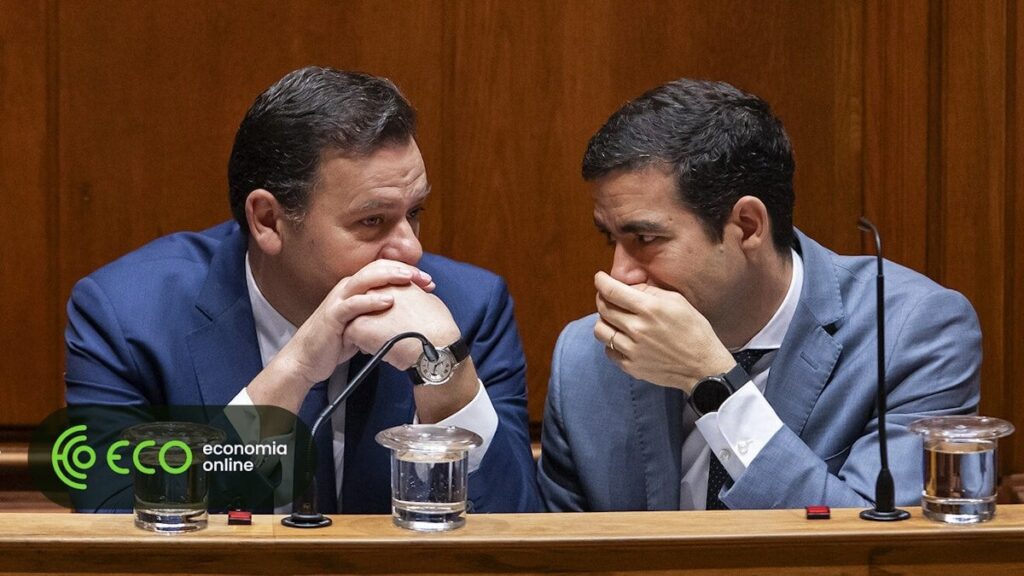 政府は議会交渉を偽り、政令で税金を変更しようとする