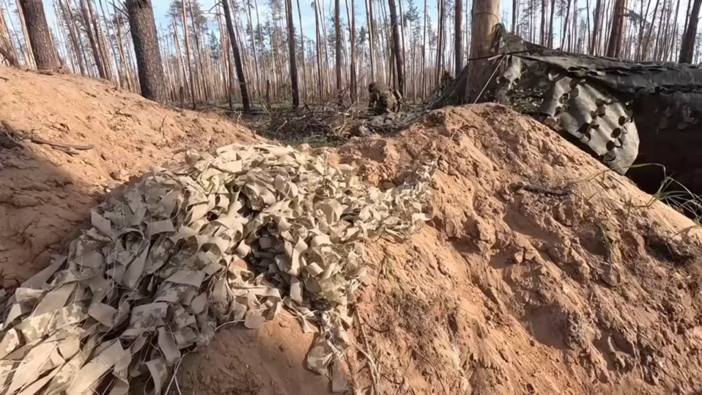 アゾフ旅団の兵士がTM-62対戦車地雷の除去中に、隠された手榴弾を発見し、それがすぐに爆発した。負傷者はいなかった。