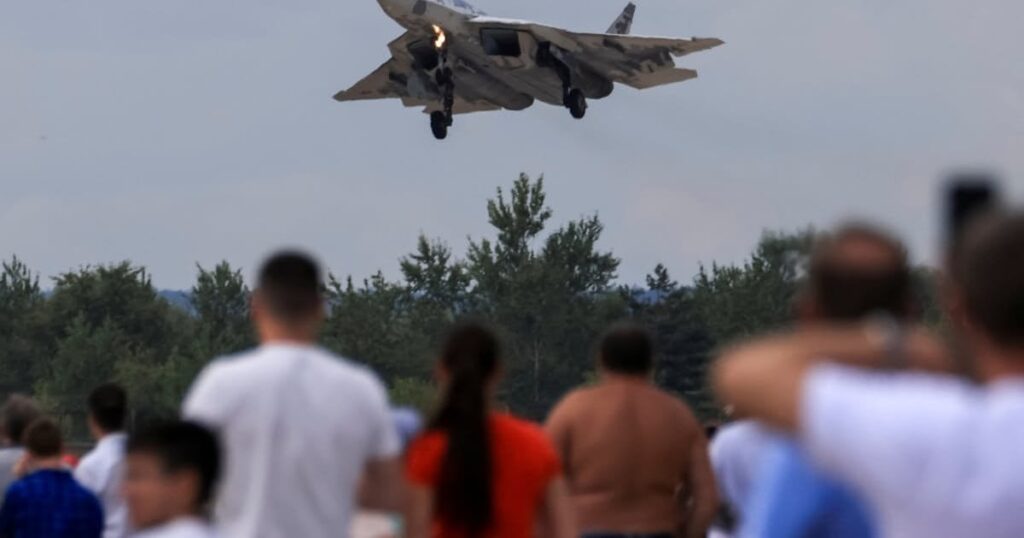 ロシア最新鋭戦闘機が被弾 ウクライナ「史上初」と強調 - 日本経済新聞