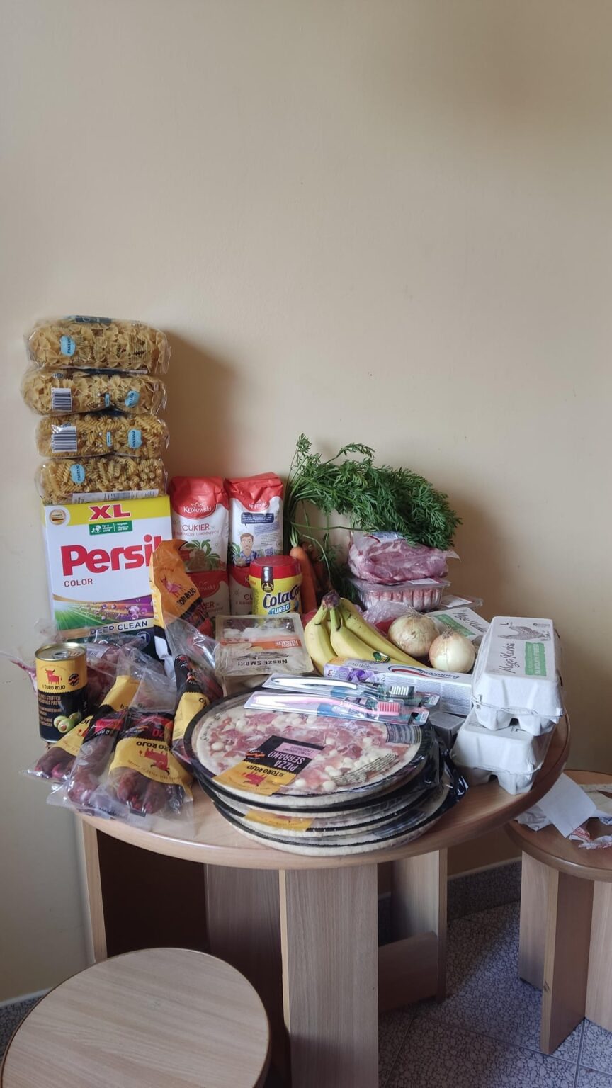 食料品は295.11zł（68.40€）；ビエドロンカとリドルの戦いに感謝