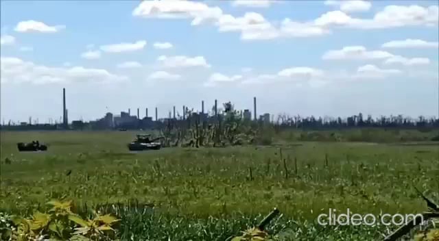 ウクライナのFPVドローンがアフディーウカでロシアの主力戦車を全滅させる！