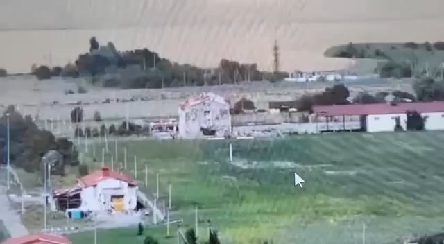 ウクライナ軍がロシア国境を越えてベルゴロド州ネホティエフカ集落の自動車化歩兵連隊の統制地点を攻撃