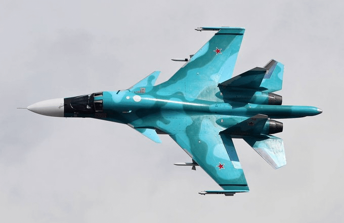 ロシアのVKS SU-34が本日、北オセチアでの訓練飛行中に墜落した。この4000万ドルのプラットフォームは、ロシアがウクライナでの増大する損失を補うために利用できないもう1つの戦闘機である。この最新の損失は、2022年2月に本格的な侵攻が始まって以来、失われた27機目のSu-34である。