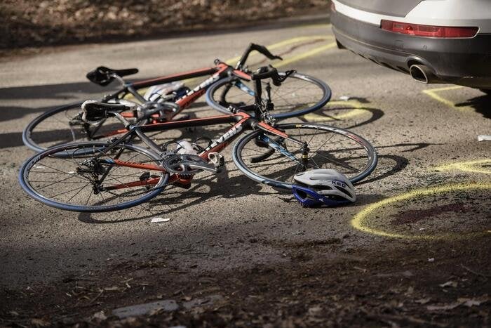 ミサに遅刻、高齢女性が逆走車で自転車3人をはねる - ニュース - Ansa.it