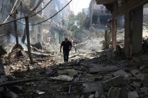 人質救出作戦 イスラエル軍、避難民援助車両でキャンプ侵入か：時事ドットコム - 時事通信ニュース