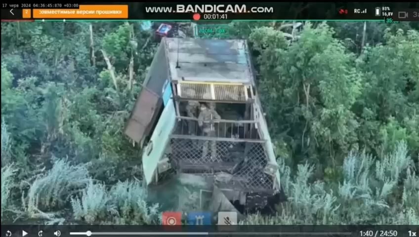 ウクライナ軍は初めてロシアの「亀小屋戦車」とその乗組員を捕獲した。
