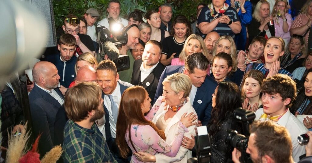 ハラ・トマスドッティルが共和国の第 7 代大統領となる。 この職に就いた2人目の女性。