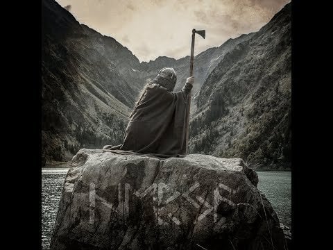 アイスランド人でこの曲を訳してくれる人はいますか?