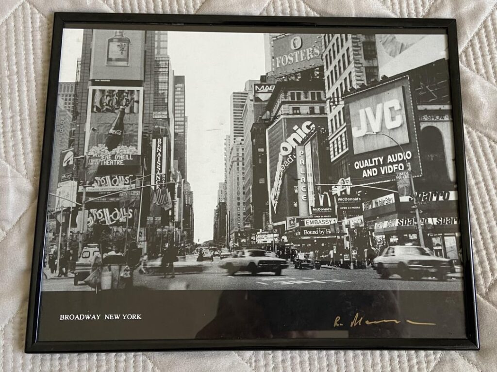 この写真を見つけましたが、撮影者が誰なのかわかりません