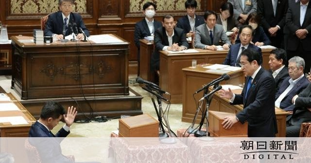 立憲・泉氏「自民は表ガネでやれない」 岸田首相と初の党首討論