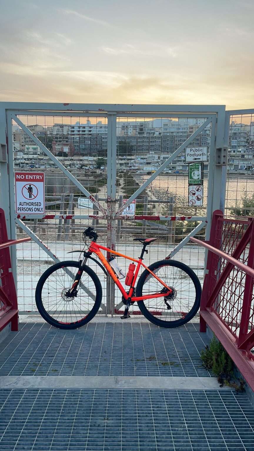 ブギバとセントジュリアン間の自転車通勤