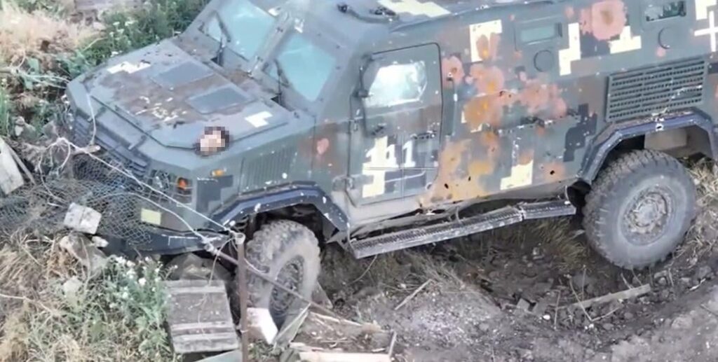 ウクライナのアンドリー・コスティン検事総長は、ロシア人がドネツク地区でウクライナ軍兵士の斬首を行ったと述べた。