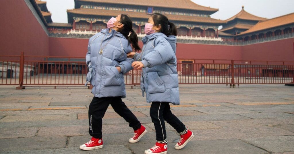 中国「人口激減」の衝撃…「2050年に半減」という厳しい未来 - 2060年には3人に1人が高齢者
