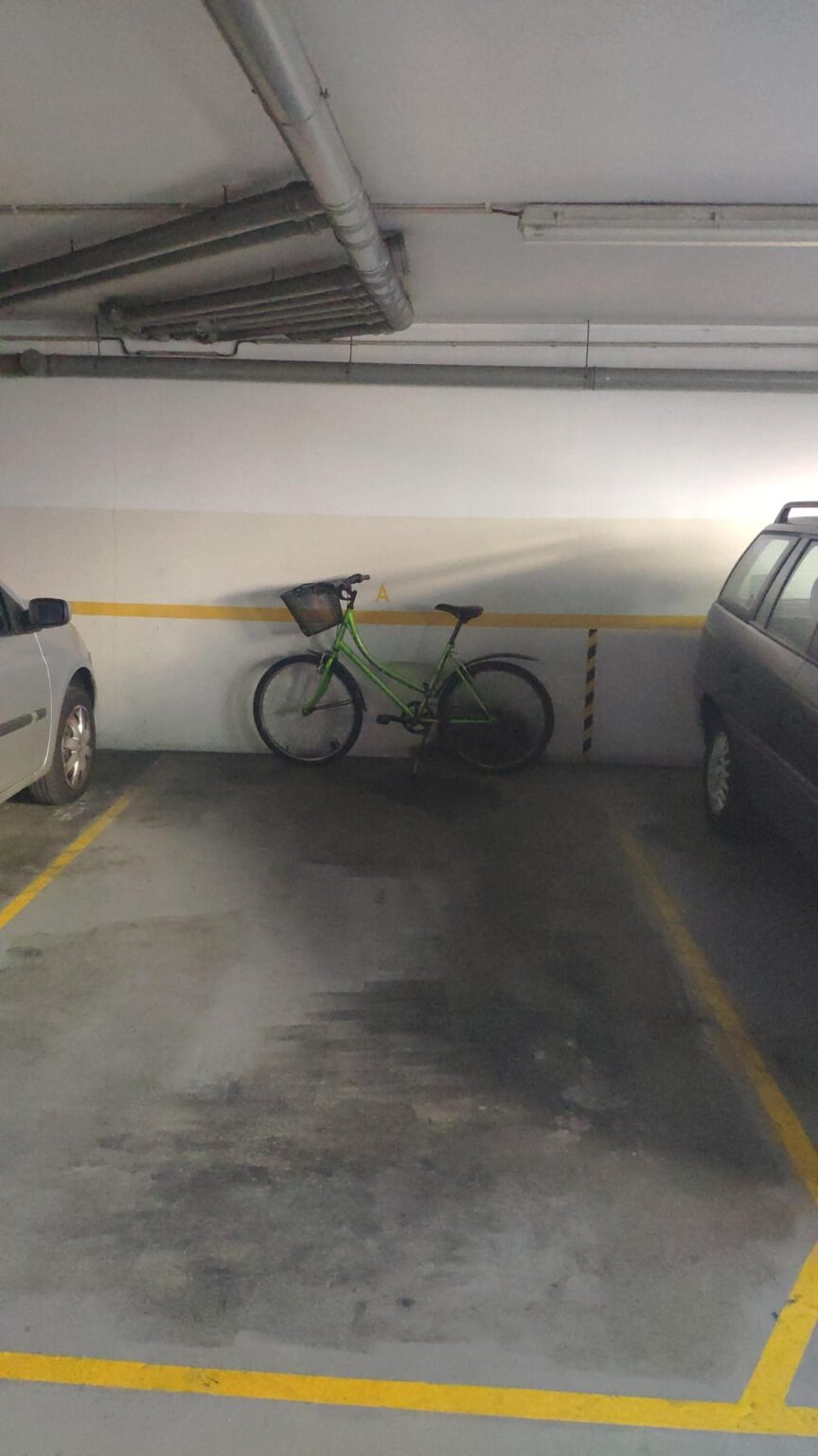 マンションの駐車場で自転車が盗まれました