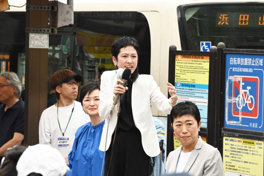 【東京】「国会議員の役割は行政監視。今度は東京都のために仕事をしていきたい」蓮舫参院議員が阿佐ヶ谷駅頭で訴え - 立憲民主党