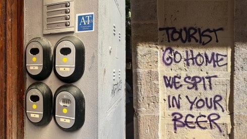 スペイン、観光客向けアパートの全国的な取り締まりを計画：地元住民にAirbnbスタイルの賃貸を拒否する権利を与える - オリーブプレスニューススペイン