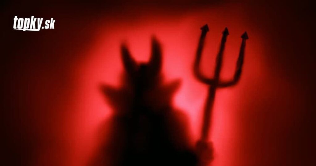 司祭は地獄を訪れたと主張しています。悪魔たちはそこでこれらの有名な音楽のヒット曲を歌っていました。