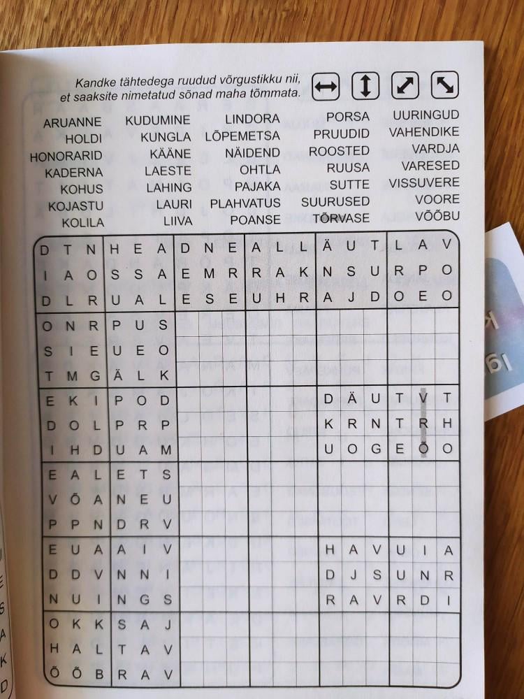 このタイプのパズルの名前は何ですか? それらだけが掲載されている雑誌または本を探したいです。