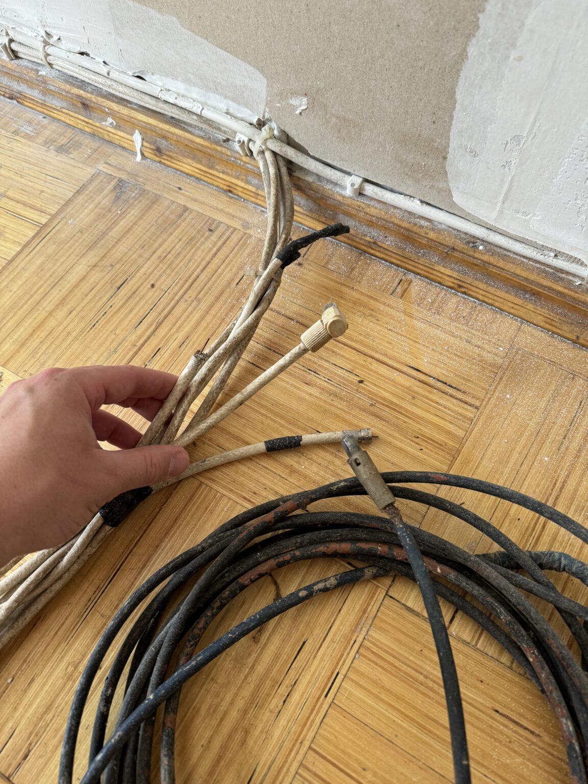 電気技師ライマさんに質問です。