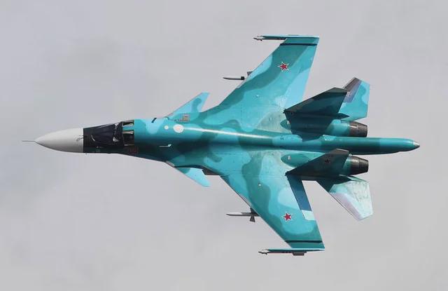 ロシアのVKS SU-34が本日、北オセチアでの訓練飛行中に墜落した。この4000万ドルのプラットフォームは、ロシアがウクライナでの増大する損失を補うために利用できないもう1つの戦闘機である。この最新の損失は、2022年2月に本格的な侵攻が始まって以来、失われた27機目のSu-34である。