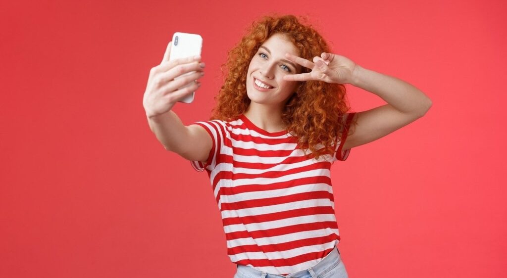 インフルエンサーが危機に陥り、セルフィーではもう儲からない：コンテンツクリエイターが稼ぐのはますます困難になっている