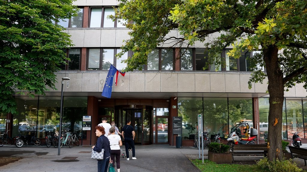 ストライキは終わり、行政単位は再び円滑に機能するようになる