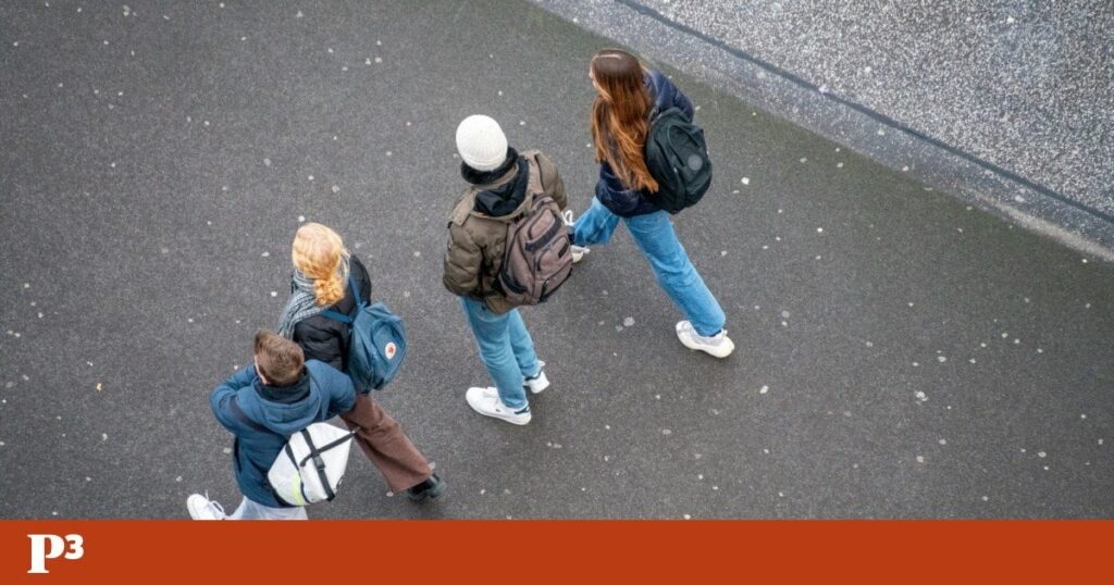 ポルトガルの若者の 4 分の 3 は政治に対して二極化した見方をしており、さらに右寄りの意見が多い