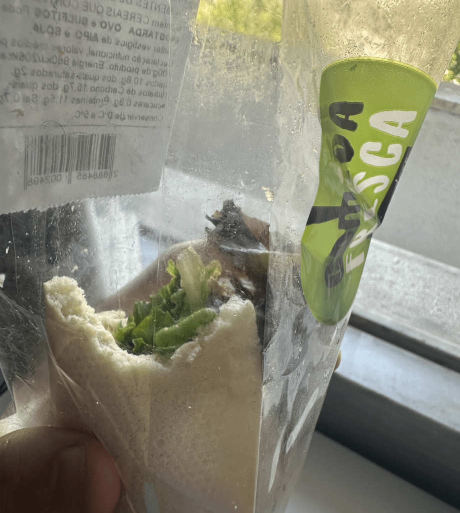 ピンゴ・ドーセのサンドイッチは芋虫が生きていたかのような新鮮さで、まるで牡蠣寿司のような美味しさでした!!