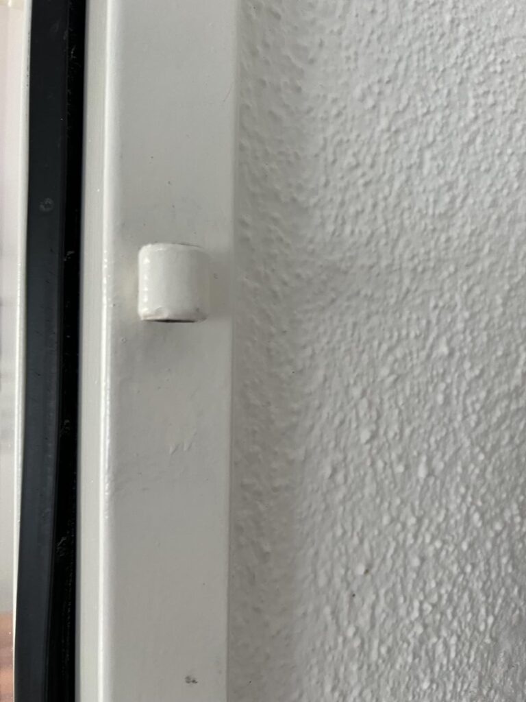 これらのヒンジに挿入するピンはどこで購入できますか?