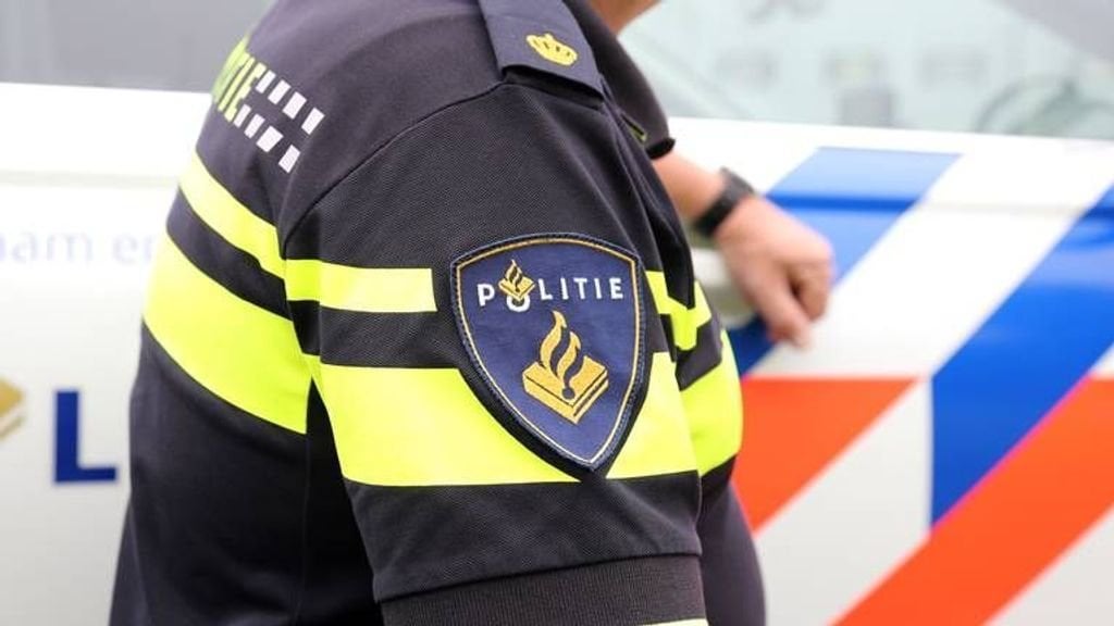 警察、ティルブルフの自宅から放置された子供4人を連行