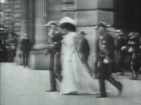 1909年、レオポルド2世とベルギーのクレマンティーヌ王女が「アントワープ」の街に歓喜の入城を果たした。