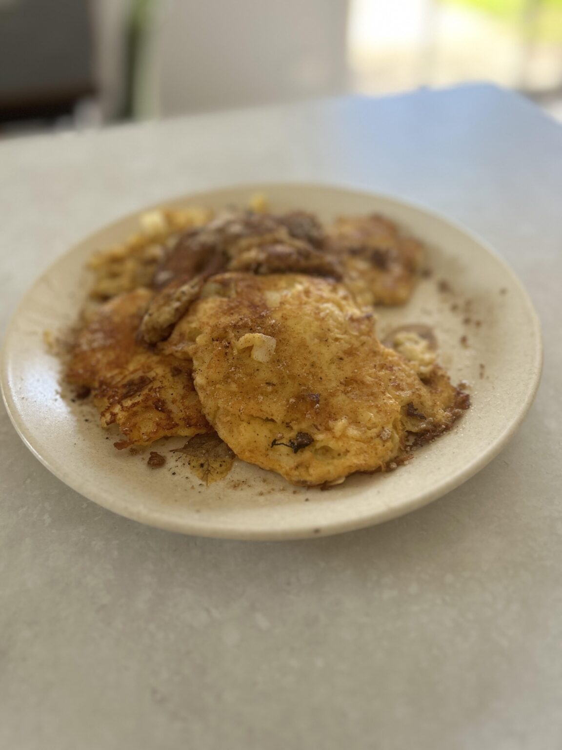 家族の研究をして、初めてポテトパンケーキ/ブルヴィニアイブリナイを作りました 家族の研究をして、初めてポテトパンケーキ/ブルヴィニアイブリナイを作りました