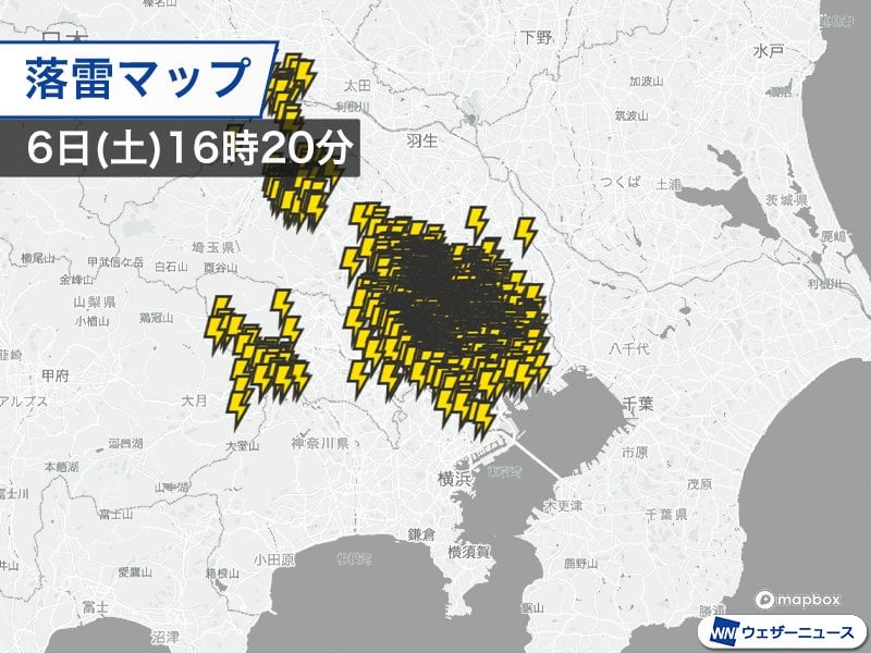 東京都心で天気急変し雷雨に 土砂降りの雨や落雷に注意 - ウェザーニュース