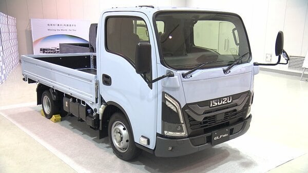 普通AT免許で運転できる新型3.5tトラックお披露目 ドライバーなど人手不足解決の切り札となるか いすゞ