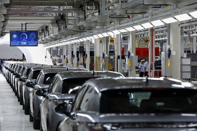 エストニアは依然として中国製電気自動車への関税引き上げをためらっている