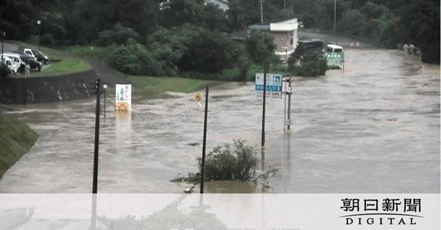 山形県新庄市で川にパトカー流されたか、警官2人不明 山形の大雨特別警報は警報に