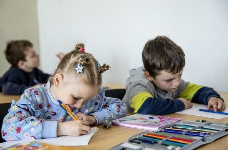 ウクライナ当局は同化の遅さに失望、「ウクライナの子供たちはまだロシア語を話している！」
