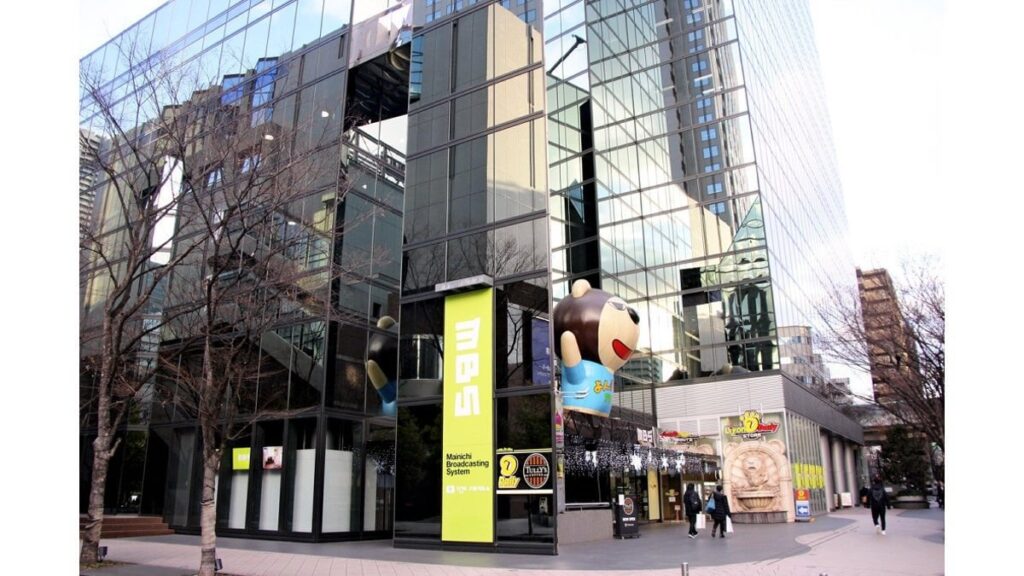 テレビ番組で古い家屋の金庫から金のインゴット発見の場面、実はロケ参加の業者が落札したもの…毎日放送が謝罪