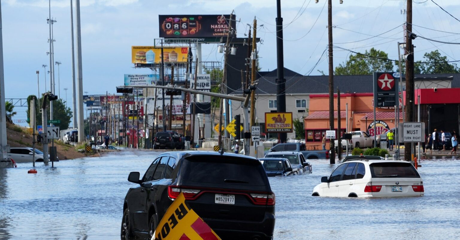 「ベリル」がテキサス州に猛烈な風と豪雨、少なくとも3人死亡 - ロイター (Reuters Japan)
